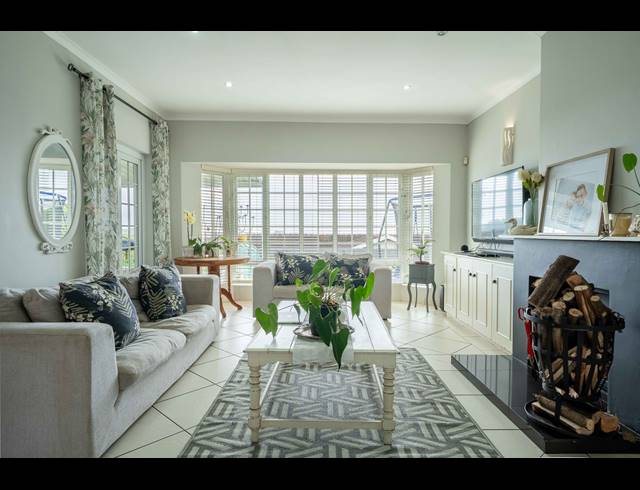 4 BEDROOM TOWNHOUSE FOR SALE IN GILLITTS